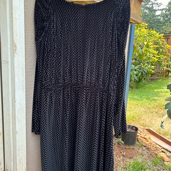 Apt.9 plus velvety dress elastic waist plus Sz 2X  polyester/spandex textured. - Picture 4 of 6